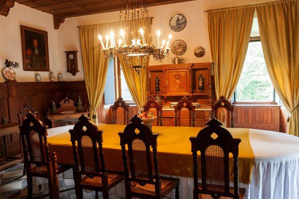 les astuces pour entretenir et rénover vos meubles anciens